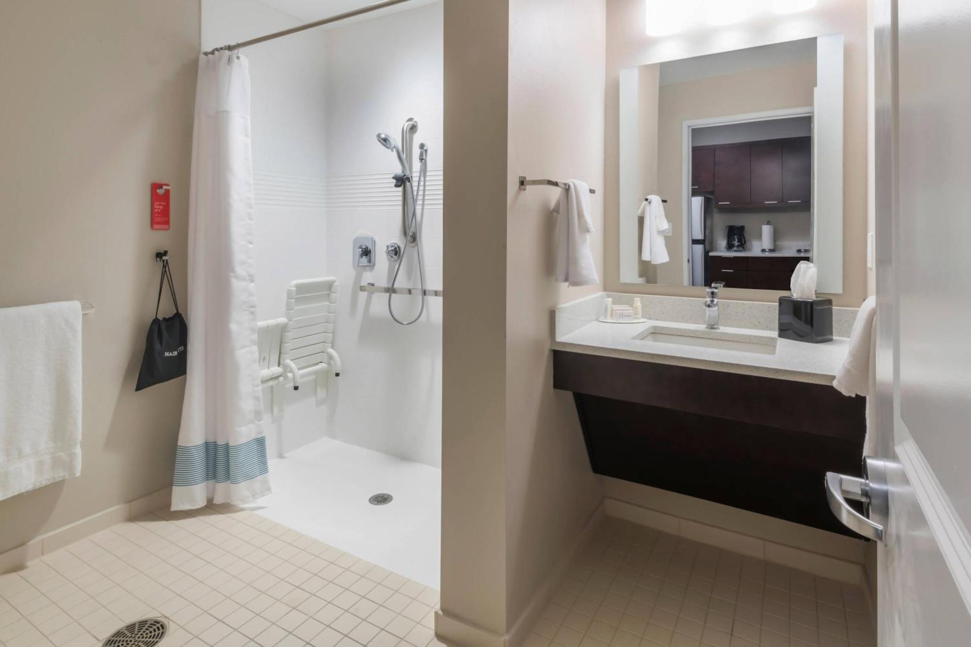 Towneplace Suites By Marriott Hays Exterior foto