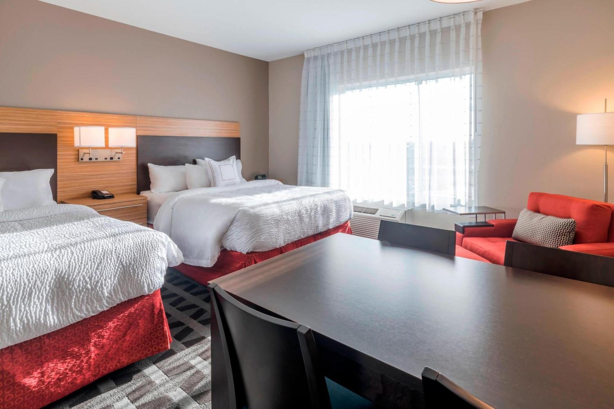 Towneplace Suites By Marriott Hays Exterior foto