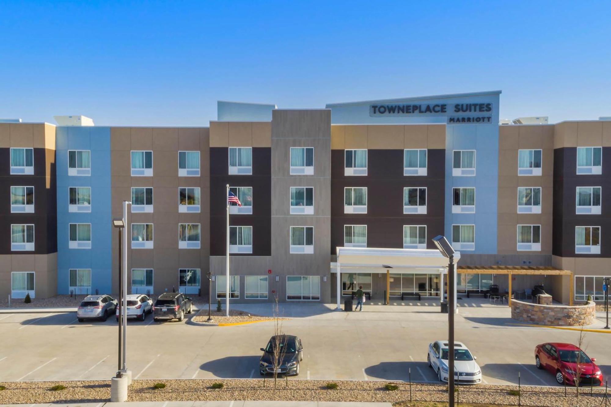 Towneplace Suites By Marriott Hays Exterior foto